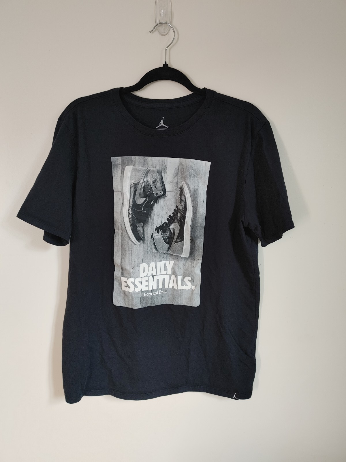 Sz Large Jordan Bred Nike Daily Essentials Sneaker head Men’s Black T-Shirt