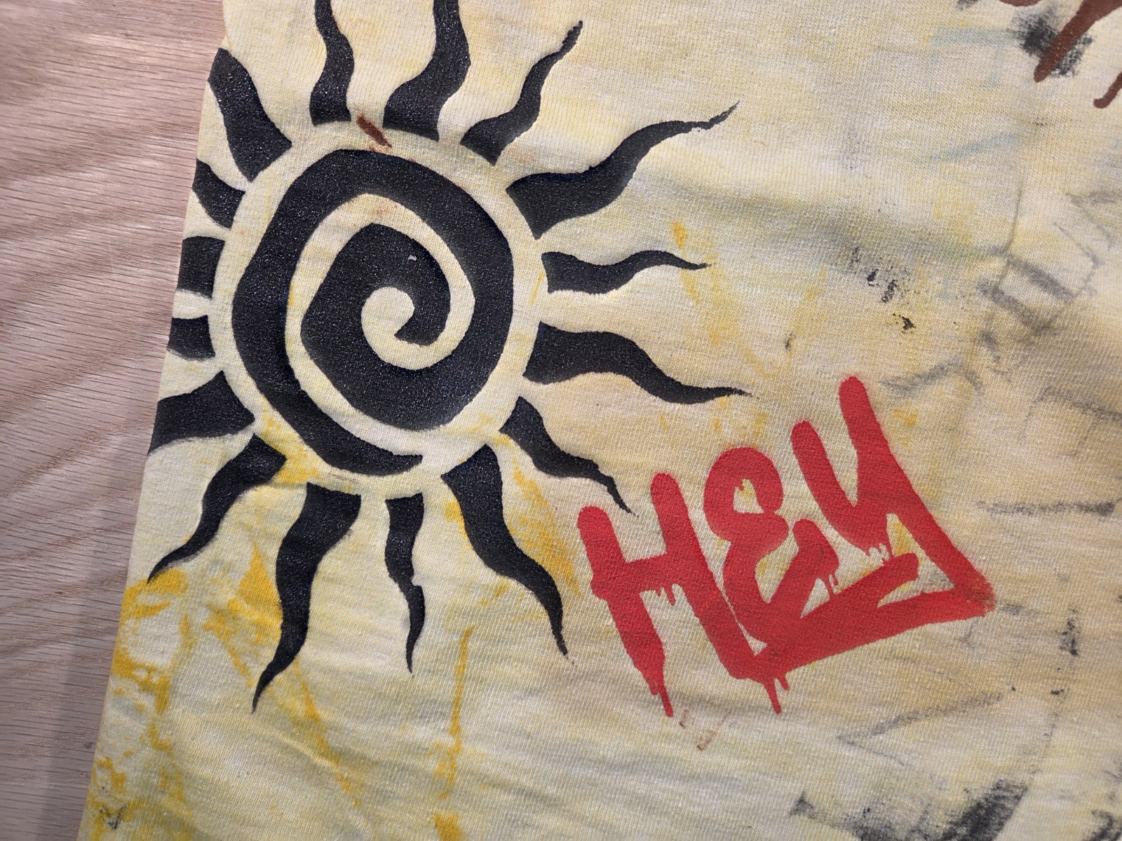 Gildan Christian Art Graphic Print T-Shirt Yellow XL Peace Symbol Jesus