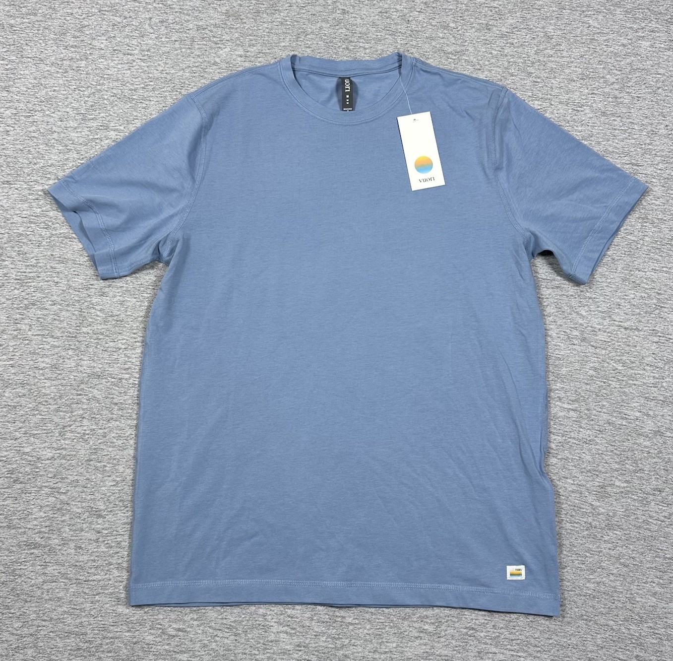 Vuori T-Shirt Mens Medium Blue Tuvalu Tee Short Sleeve Crew Neck Stretch NEW