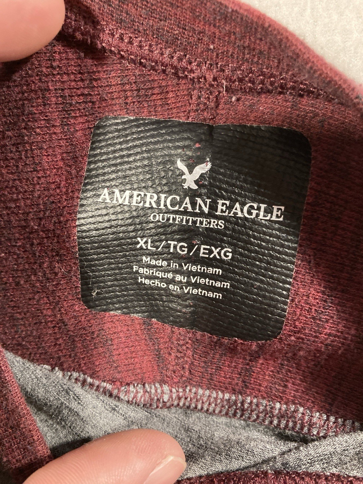 American Eagle Outfitters Men’s Gray/Maroon Colorblock Raglan Cotton Knit Tee XL