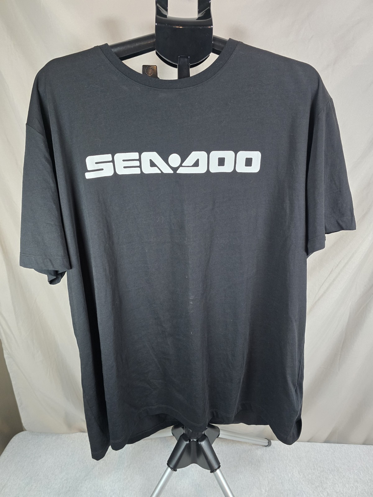 Doo Signature T-Shirt featuring a screen-printed white logo 3XL