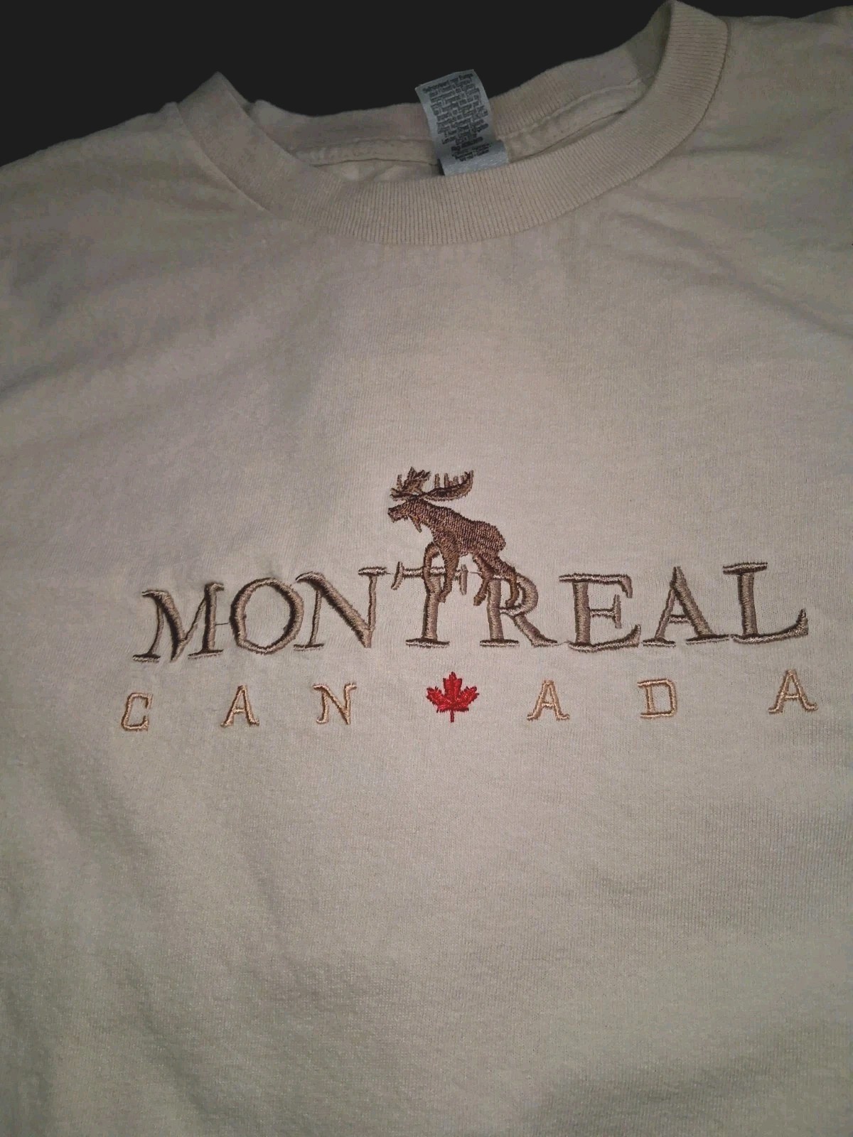 Montreal Canada Embroidered Men’s T-shirt Red Maple Leaf Brown Moose Size L