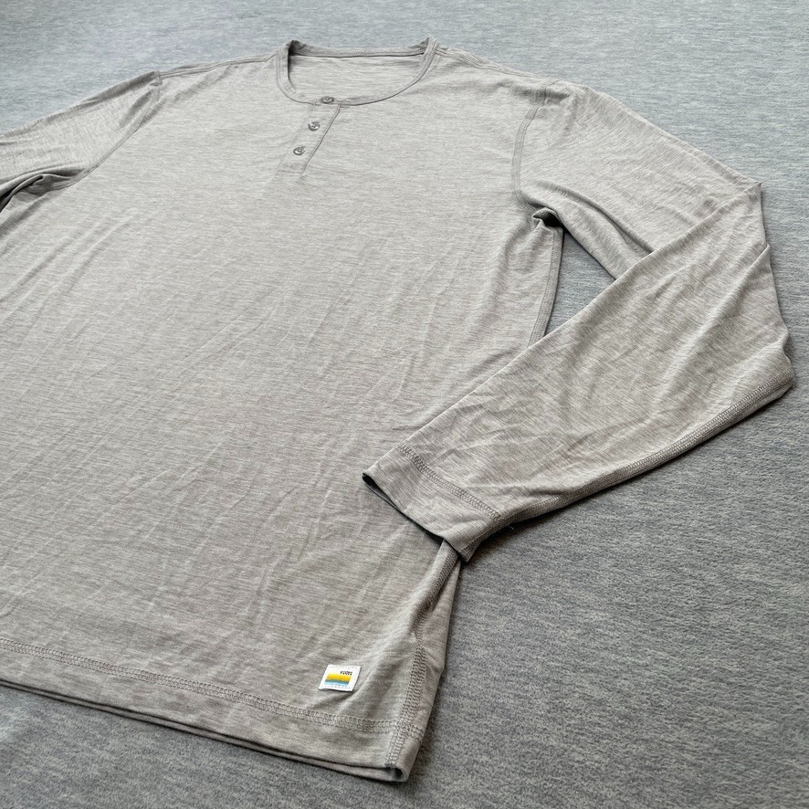 Vuori Shirt Mens XL Gray Performance Henley 4 Way Stretch Long Ease V194