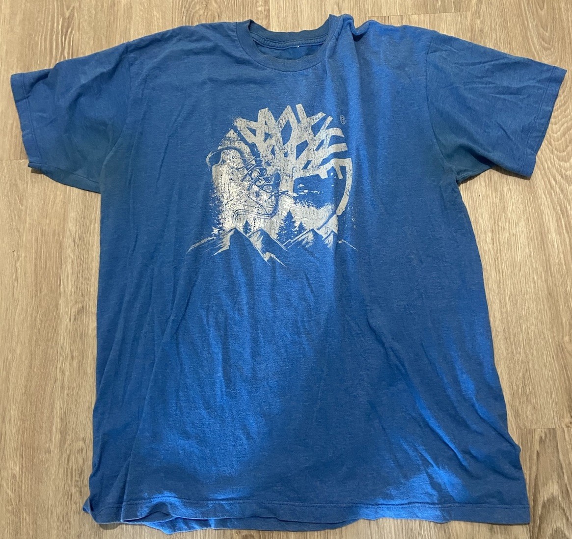 Timberland Blue Graphic Branded Mountains & Boot T-Shirt – Men’s Extra Large XL