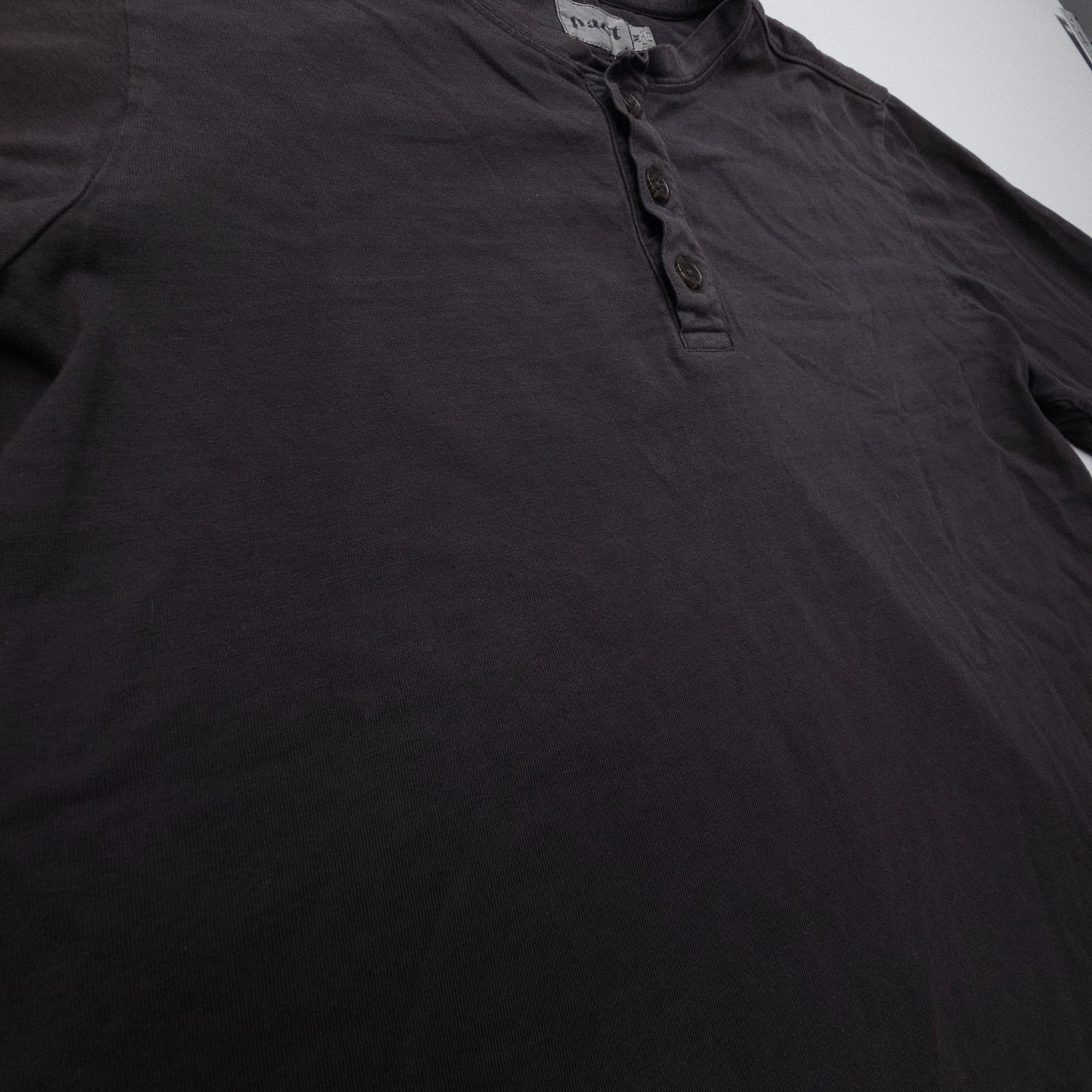 Pact Organic Cotton Softspun Long Sleeve Henley Shirt Mens Medium Faded Black