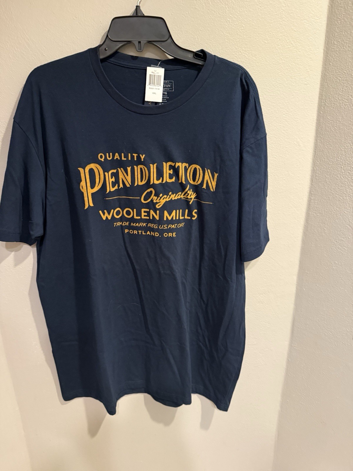 Pendleton men’s Tee Navy And Gold Signature Logo XXL