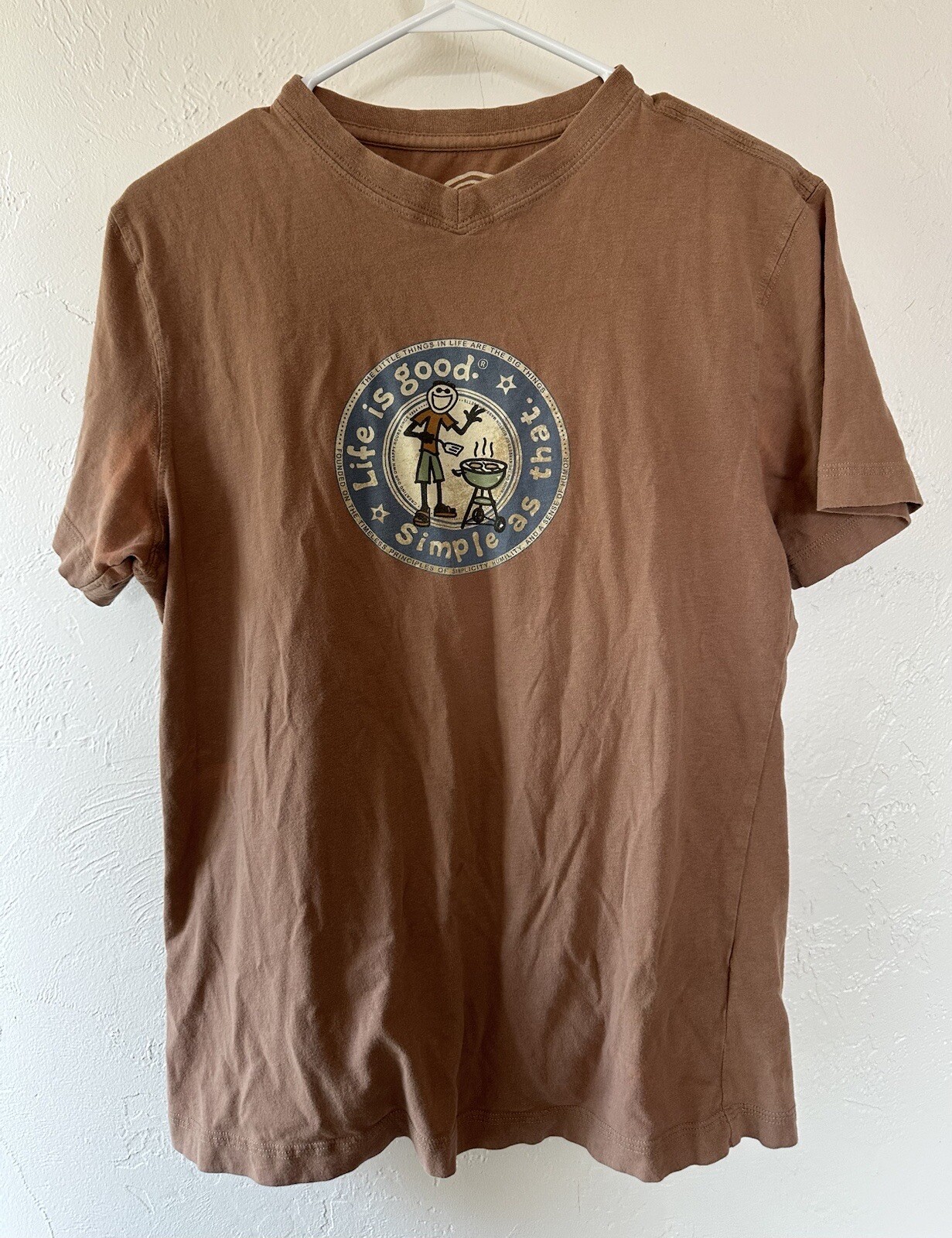 Life Is Good men’s V neck tshirt size S semi-fitted GUC