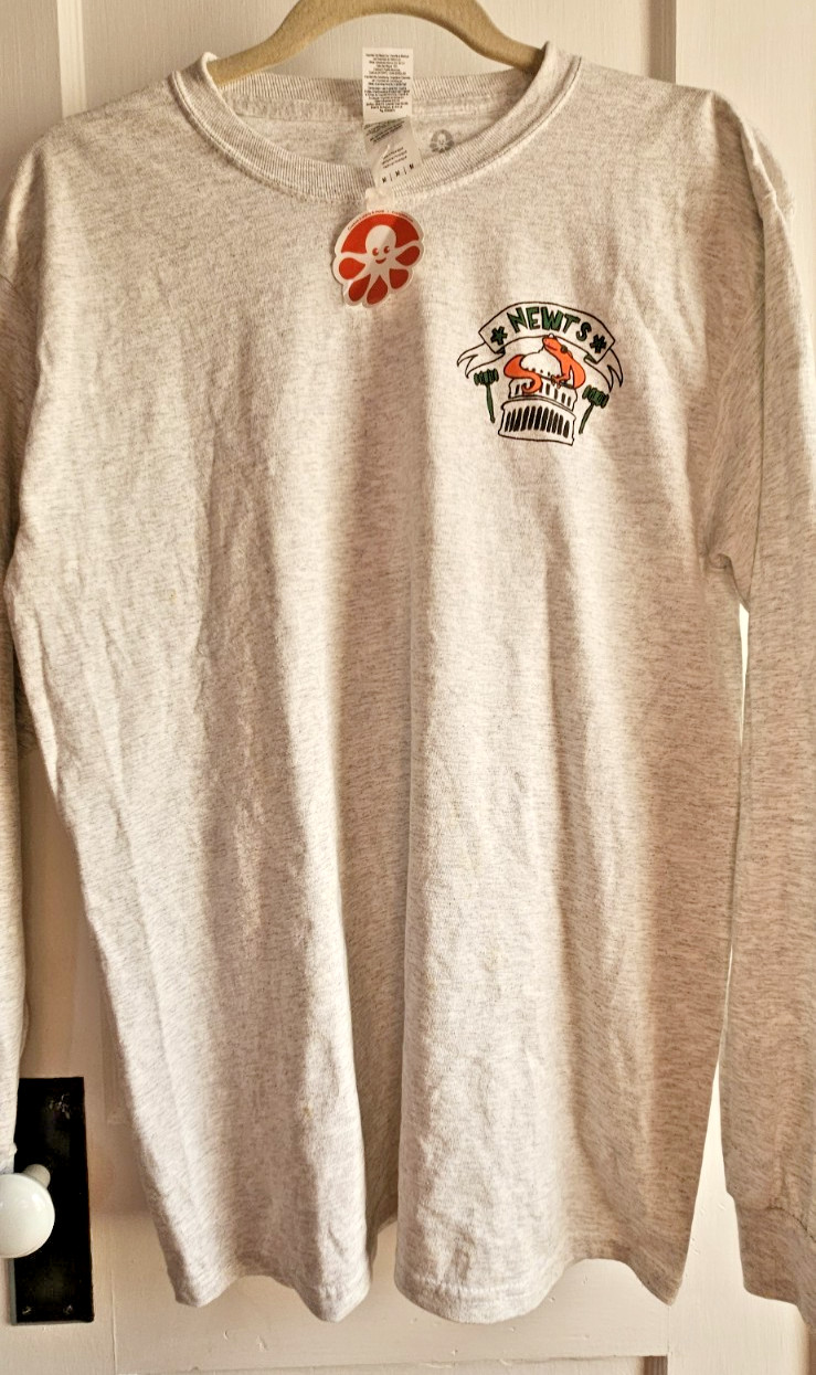 NWT GIDAN Ultra Cotton men Sz M *NEWTS* Lizards graphic light gray