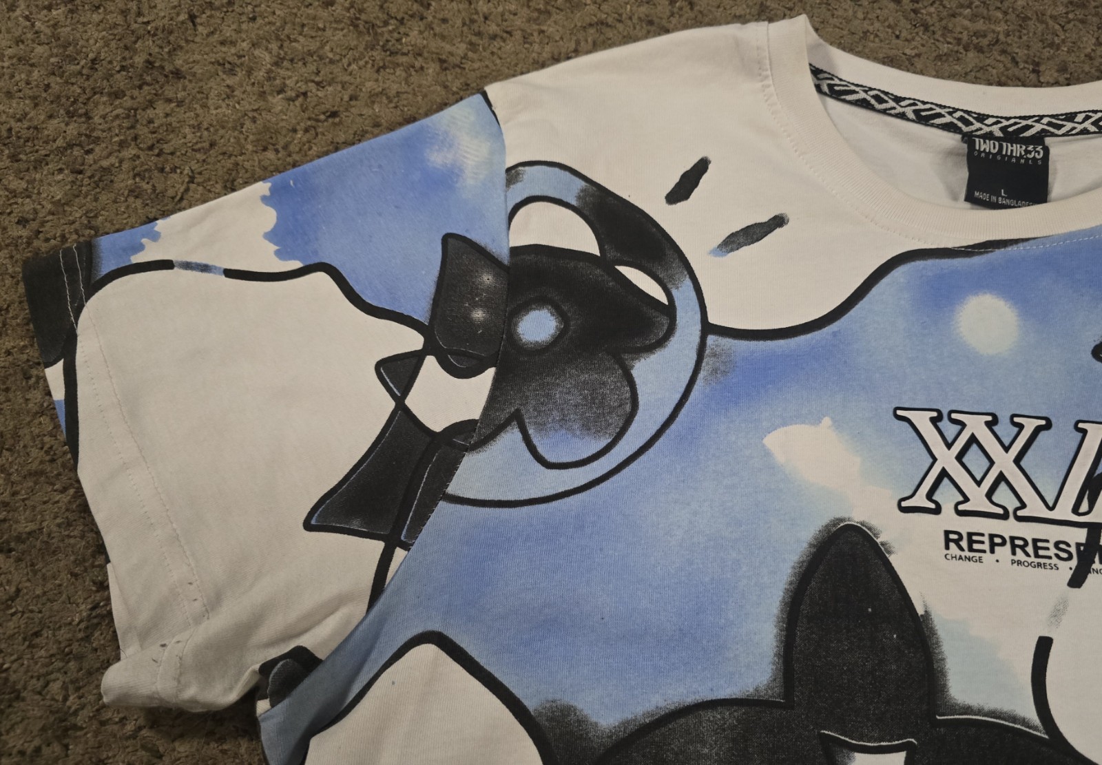 Limited Edition TWO THR33 Paint Splatter T-Shirts Men’s Size L (2 3) Two Three