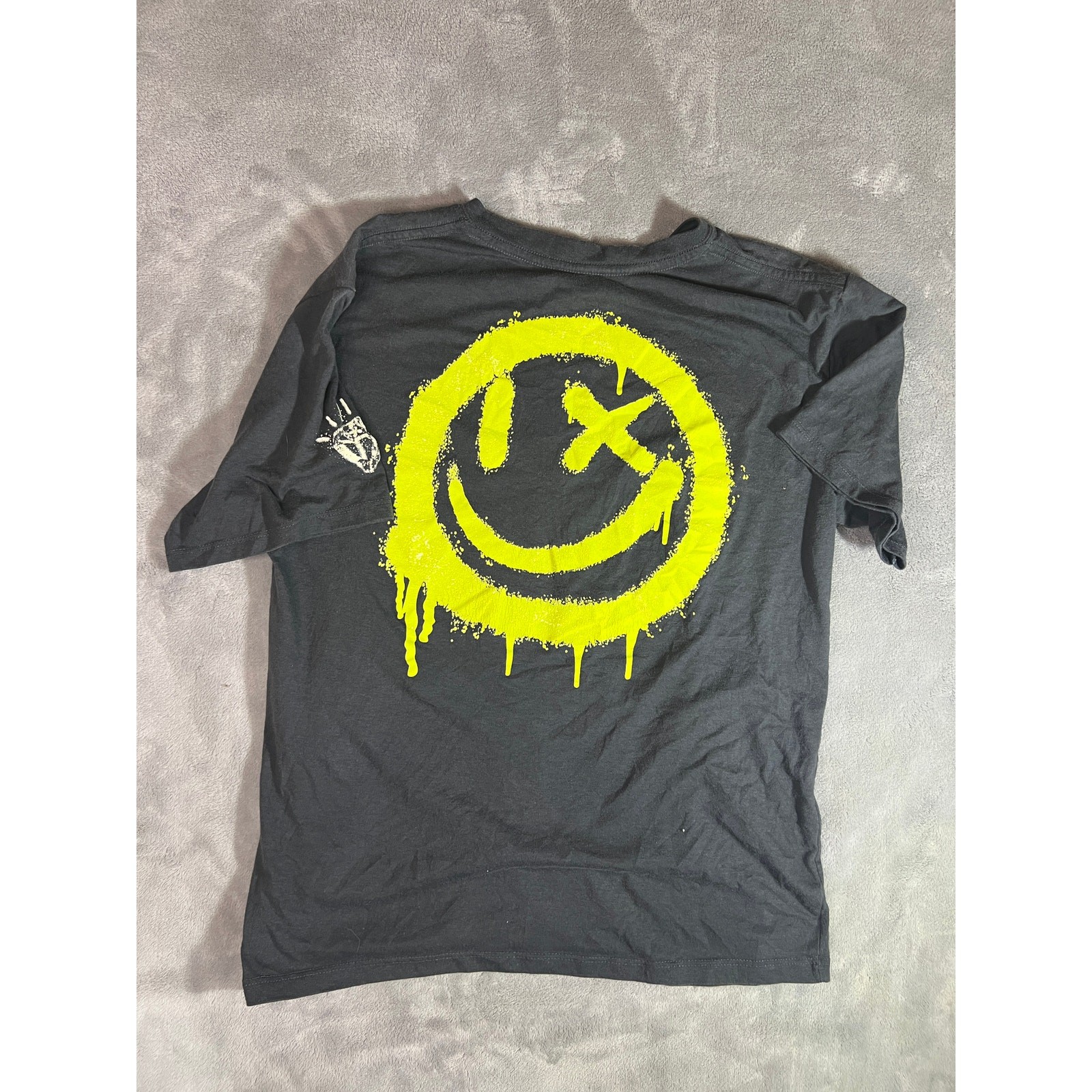 Black “Legend” graffiti dripping smiley face t-shirt XL