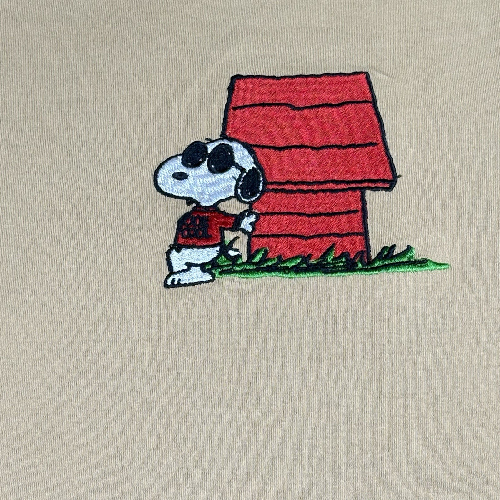 Peanuts Snoopy Doghouse Graphic T-Shirt Men L Tan Cartoon Y2K Retro Double Sided