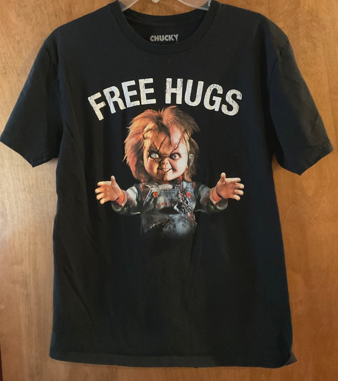 Chucky Free Hugs T-Shirt Mens Size Medium Black Child’s Play Horror Movie Tee