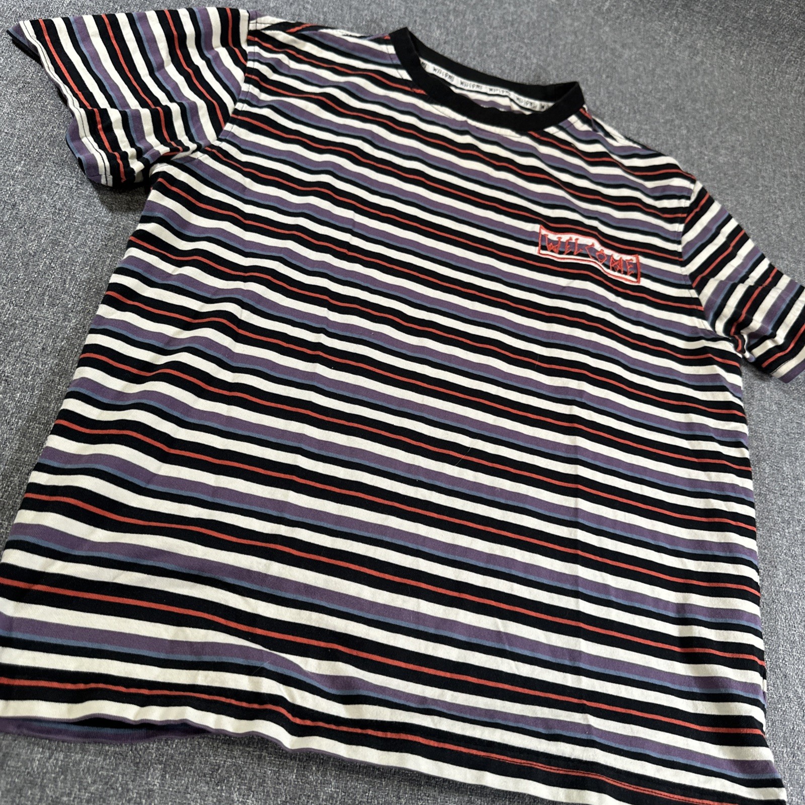 Welcome Striped T Shirt Mens Medium Purple Black Streetwear Graphic Tee
