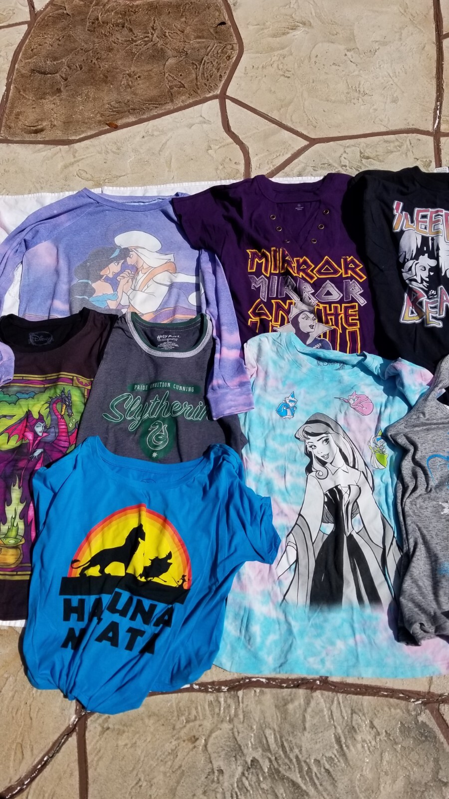 Womens Disney T Shirt 12 Lot Medium Sleeping Beauty Aladdin Princess w/ Leggings