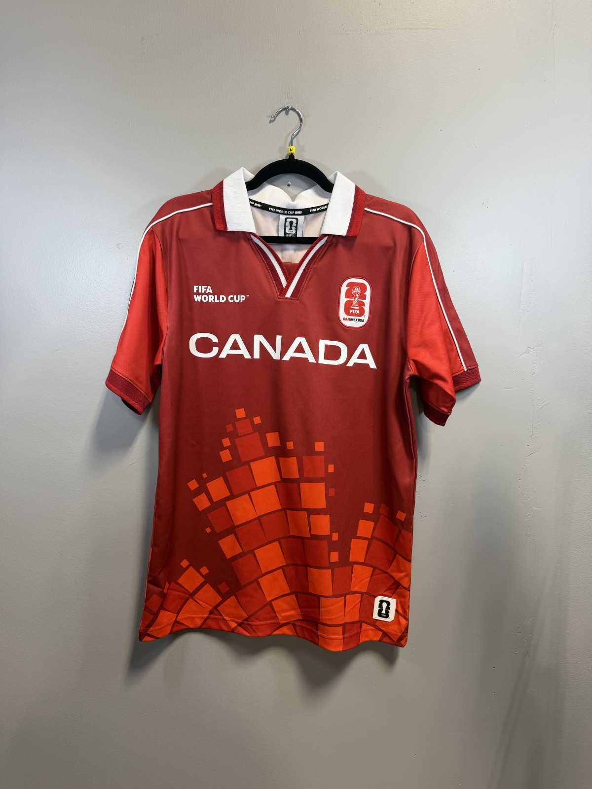 [Clothing Sample] Men’s FIFA 2026 World Cup Canada Red Collared Tee Size: Medium
