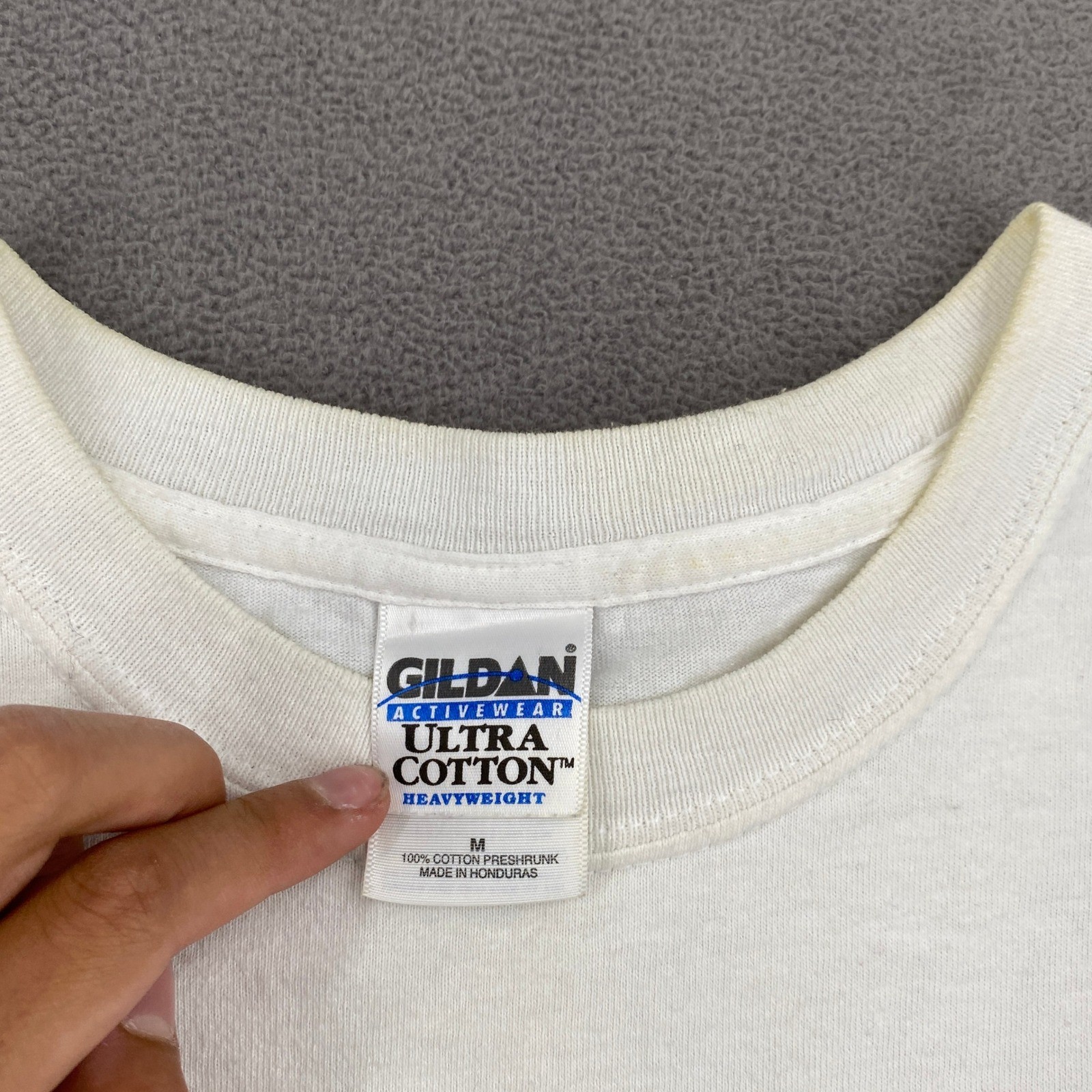 Gildan Ultra Cotton Avenues Baseball Graphic T-Shirt White Mens Medium