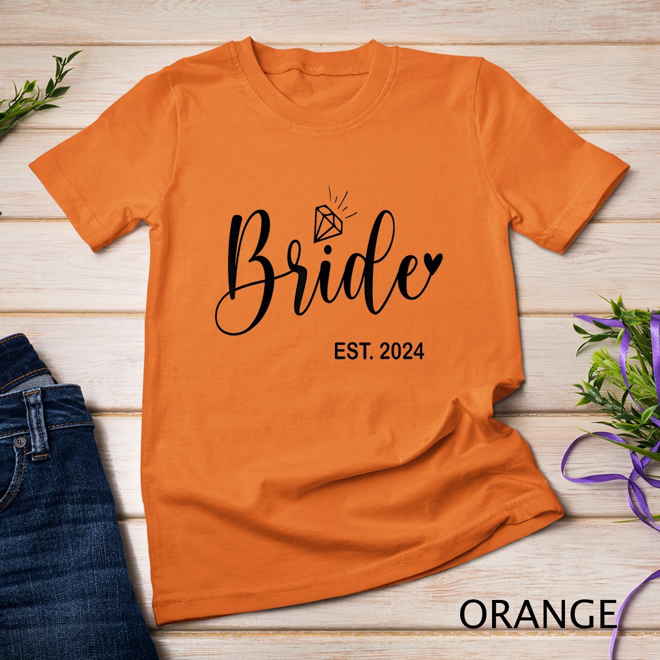 Bride Est. 2024 Bridal Wedding Matching Gifts Woman T-Shirt Unisex T-shirt