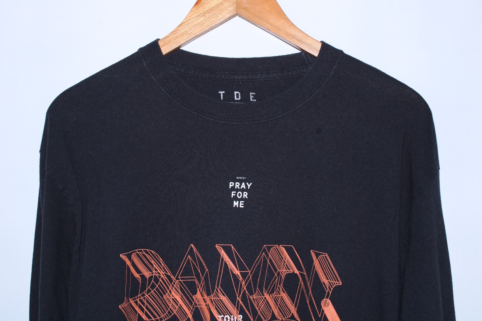 TDE Top Dawg Entertainment Men’s Large Nobody Pray For Me Tour 2017 T-Shirt